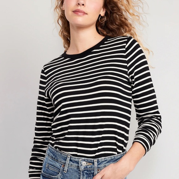 - NWT OLD NAVY EveryWear Long-Sleeve T-Shirt Color: O.n. New Black Stripe - Picture 2 of 5